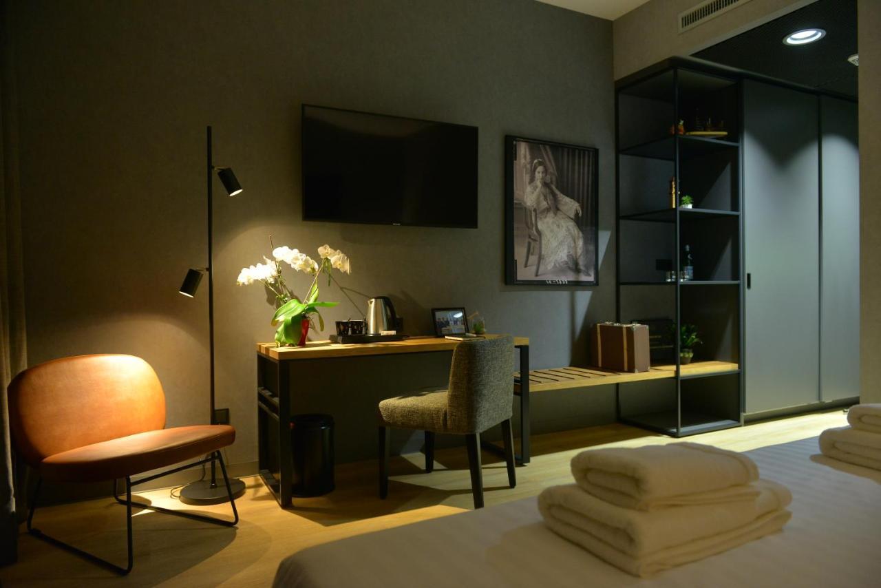 Mk Hotel Tirana Rinas Luaran gambar A room at the hotel