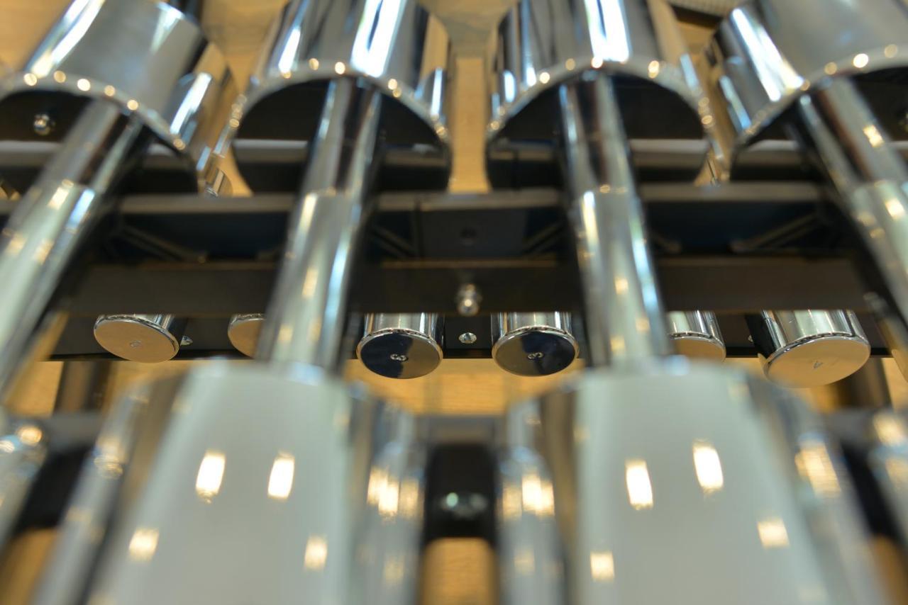 Mk Hotel Tirana Rinas Luaran gambar The pipes of a pipe organ