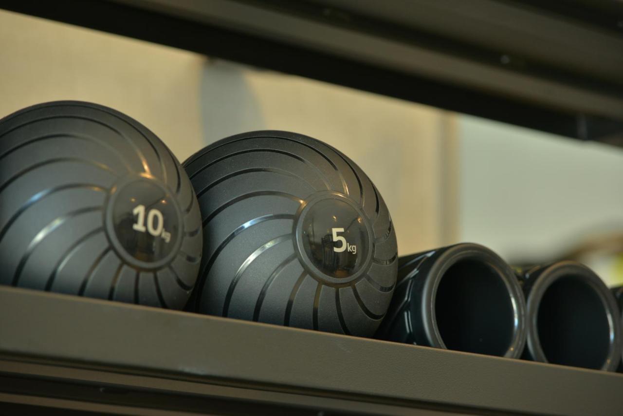 Mk Hotel Tirana Rinas Luaran gambar A set of kettlebells