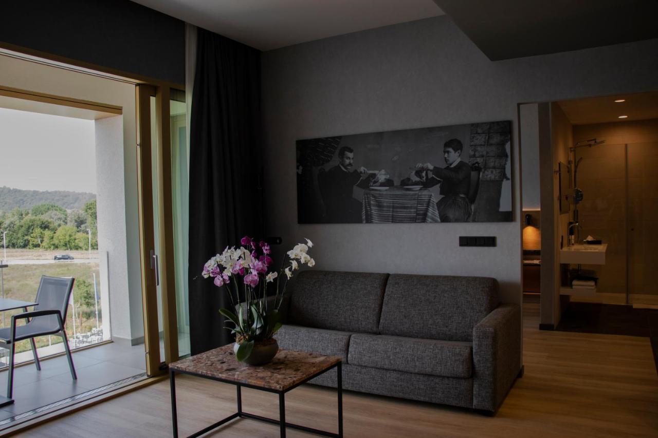 Mk Hotel Tirana Rinas Luaran gambar A room at the Hotel