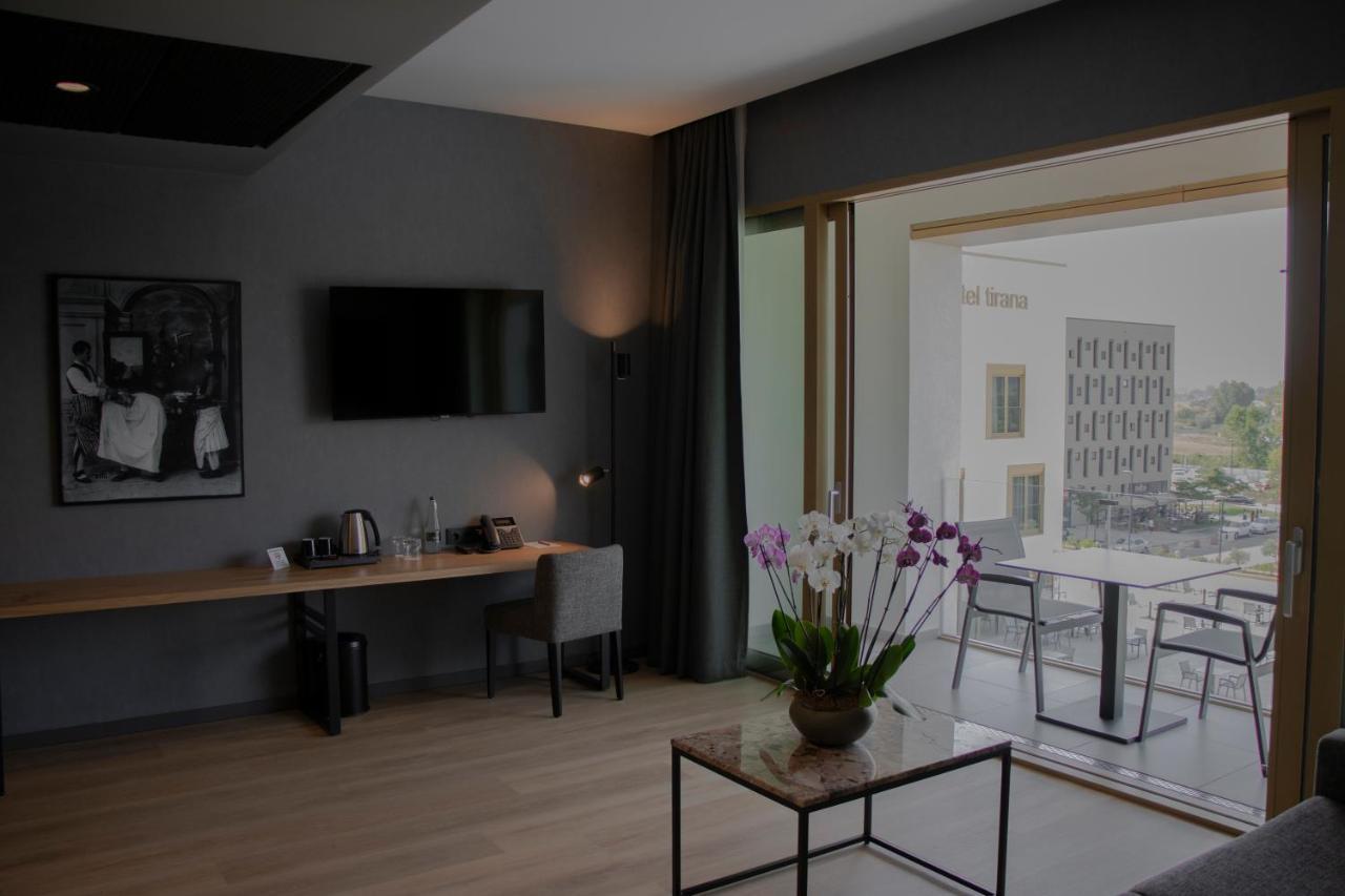 Mk Hotel Tirana Rinas Luaran gambar A room at the hotel