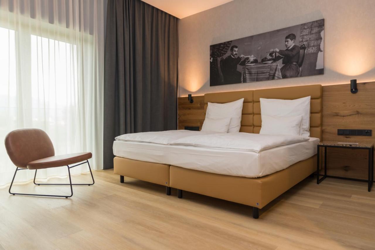 Mk Hotel Tirana Rinas Luaran gambar A room at the hotel