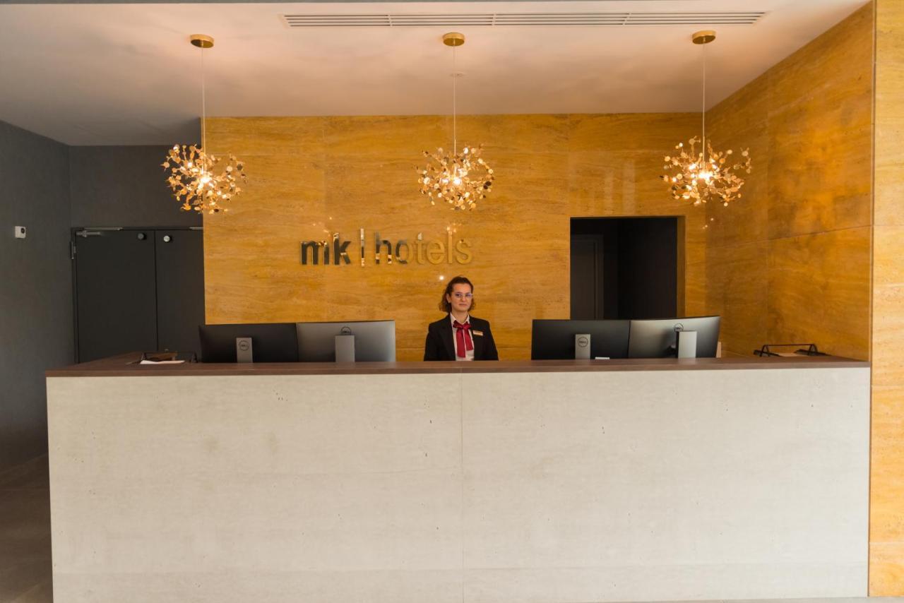 Mk Hotel Tirana Rinas Luaran gambar Reception desk at a hotel