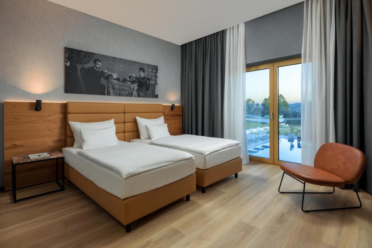 Mk Hotel Tirana Rinas Luaran gambar A room at the hotel