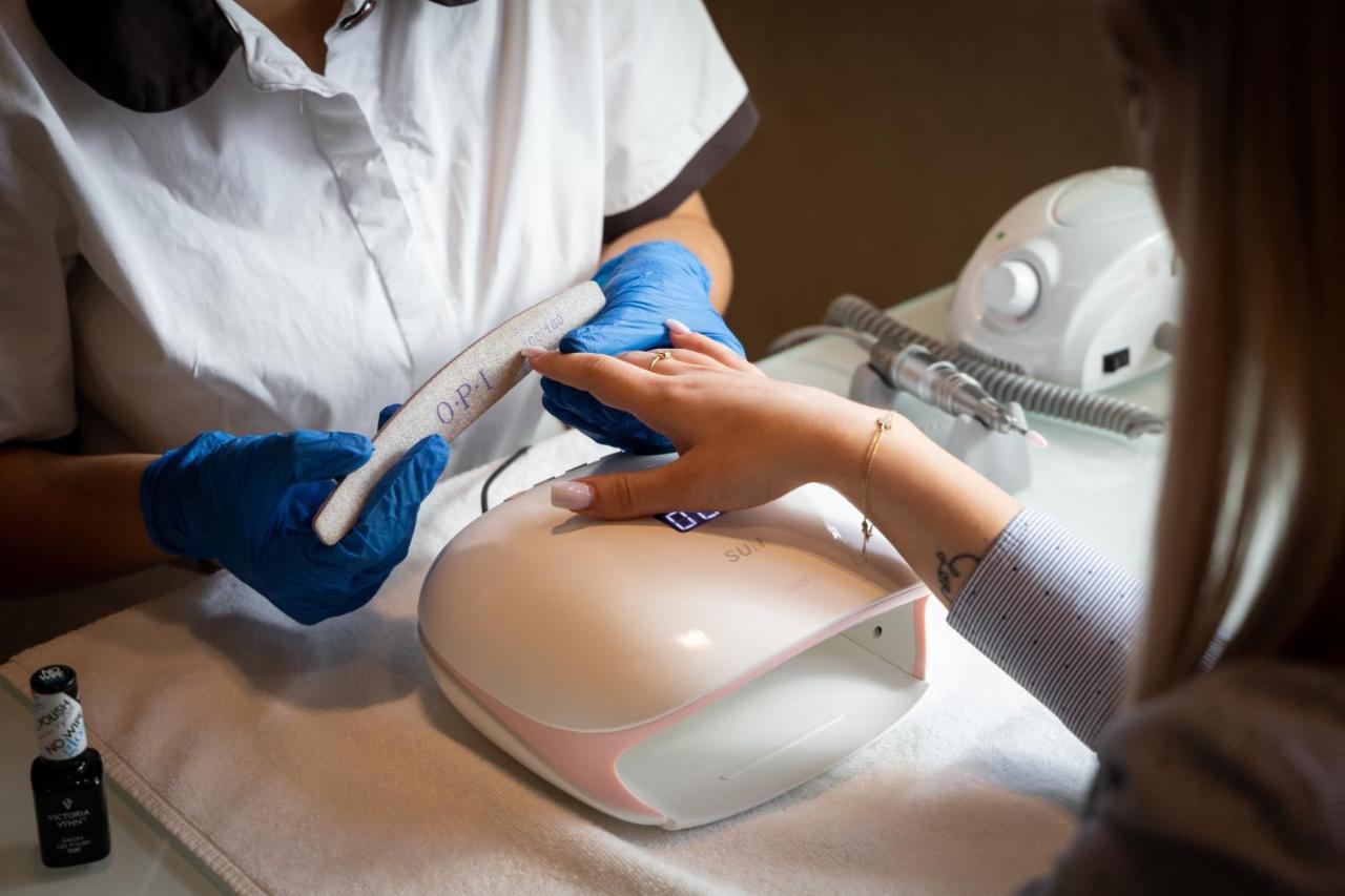 Mk Hotel Tirana Rinas Luaran gambar UV lamp for nails